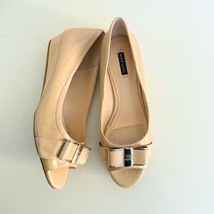 Alex Marie Cream Flats with Gold Bow women open toe casual size 8